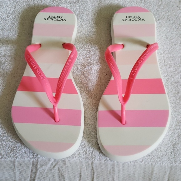 Victoria's Secret Flipflops - Picture 3 of 5